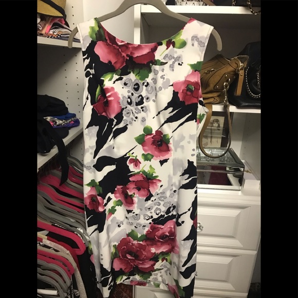 Dress - Picture 1 of 4